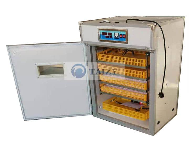 352-Incubator With Three Functions