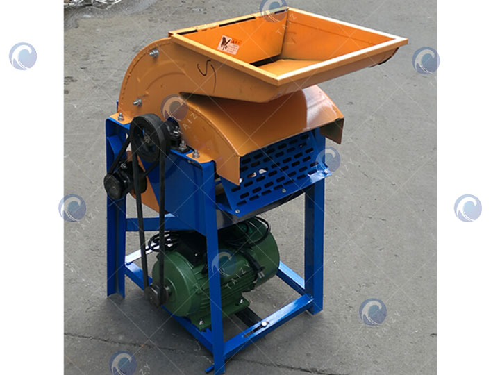 https://static.agriculture-machine.com/wp-content/uploads/2022/05/small-maize-peeler-and-thresher.jpg