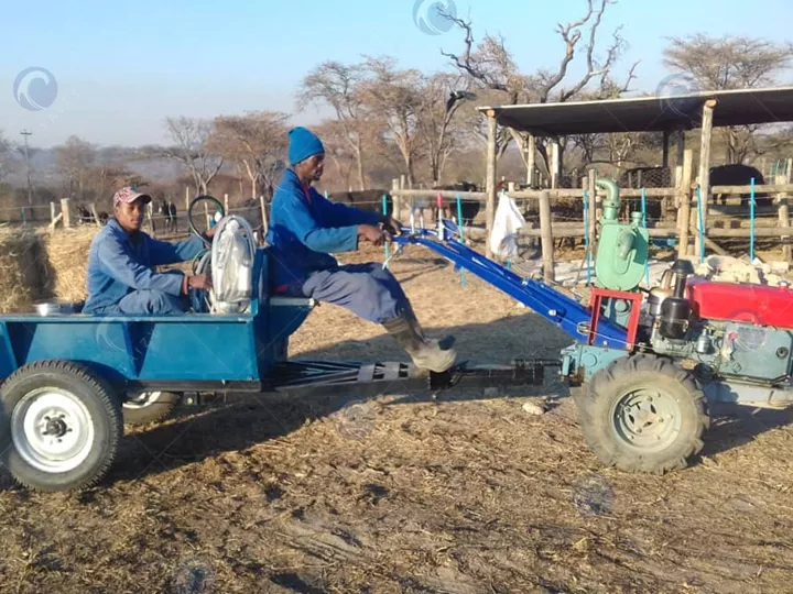 Chantier de travail d'un tracteur ambulant portatif