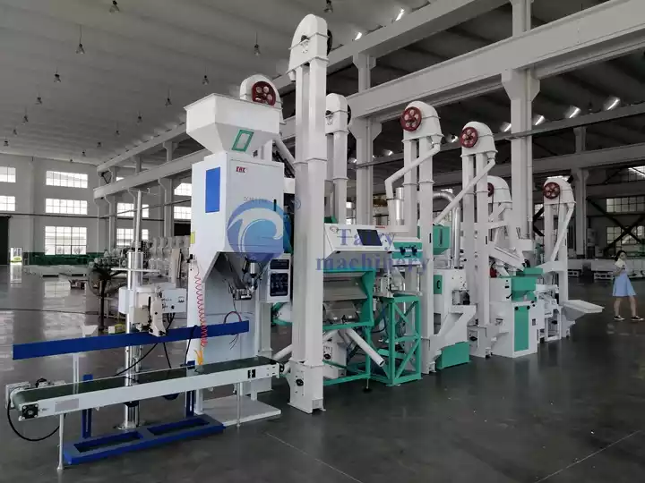 Mostra de fábrica de linha de processamento de arroz
