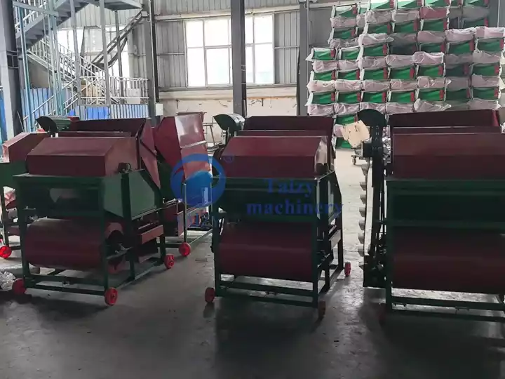 groundnut picking machine