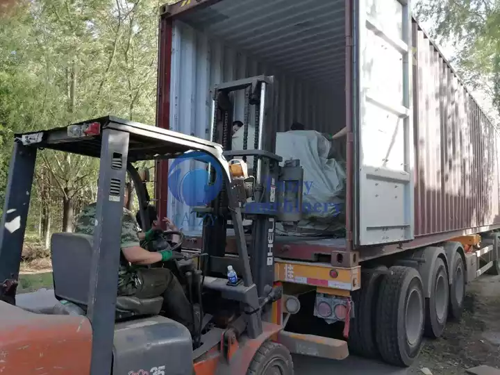 मक्का थ्रेसर मशीनों का परिवहन