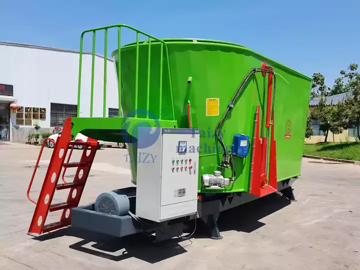 silage mixing machine
