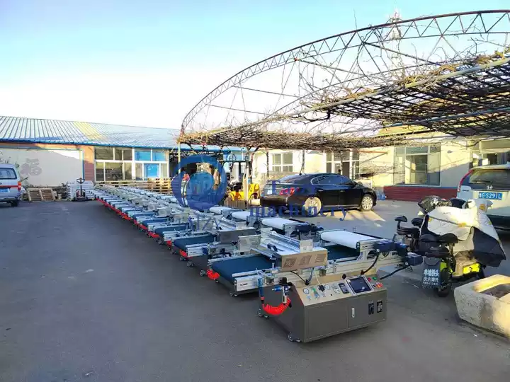 máy gieo hạt vào khay