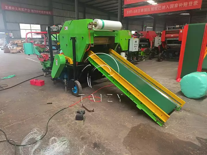 大型サイレージベーラー機械